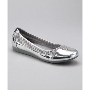 Sheri Poe Footwear Silver Ellen Flat Glossy Shoes Sz 8.5 GUC 2626 Ballet Women